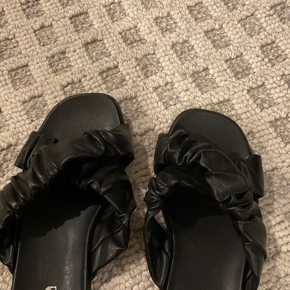 Abound Elegant Black Ruffle Slides - Picture 2 of 3